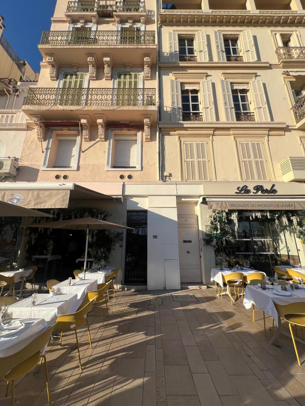 Superbe Duplex Idealement Situe Proche Plages Avec Grande Terrasse Vue Port !l A1b59 * Cannes